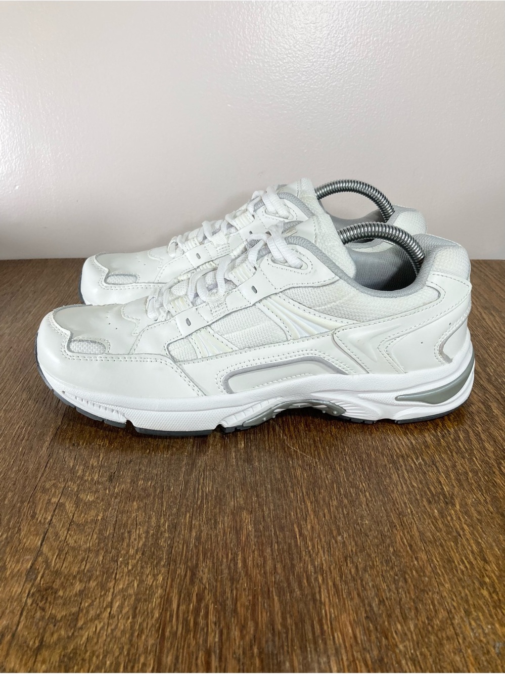 Vionic 23 Walk Leather Sneaker Women’s Size 9.5 White/Grey - Picture 2 of 11